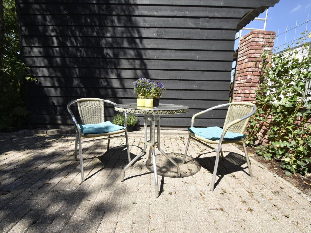 Apartment In Sint Maartensbrug With Garden エクステリア 写真